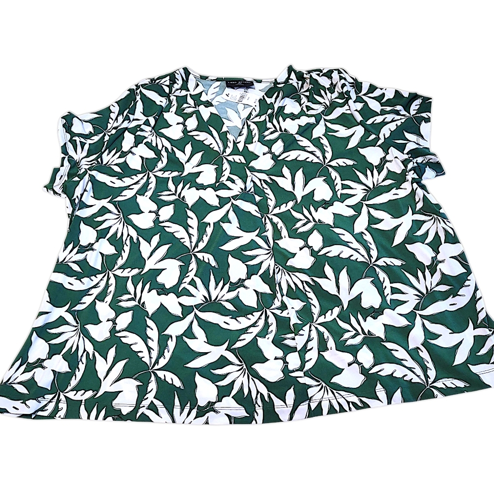 Lane Bryant Womens Size 22/24 Green and White Short Sleeve Leaf Print Blouse